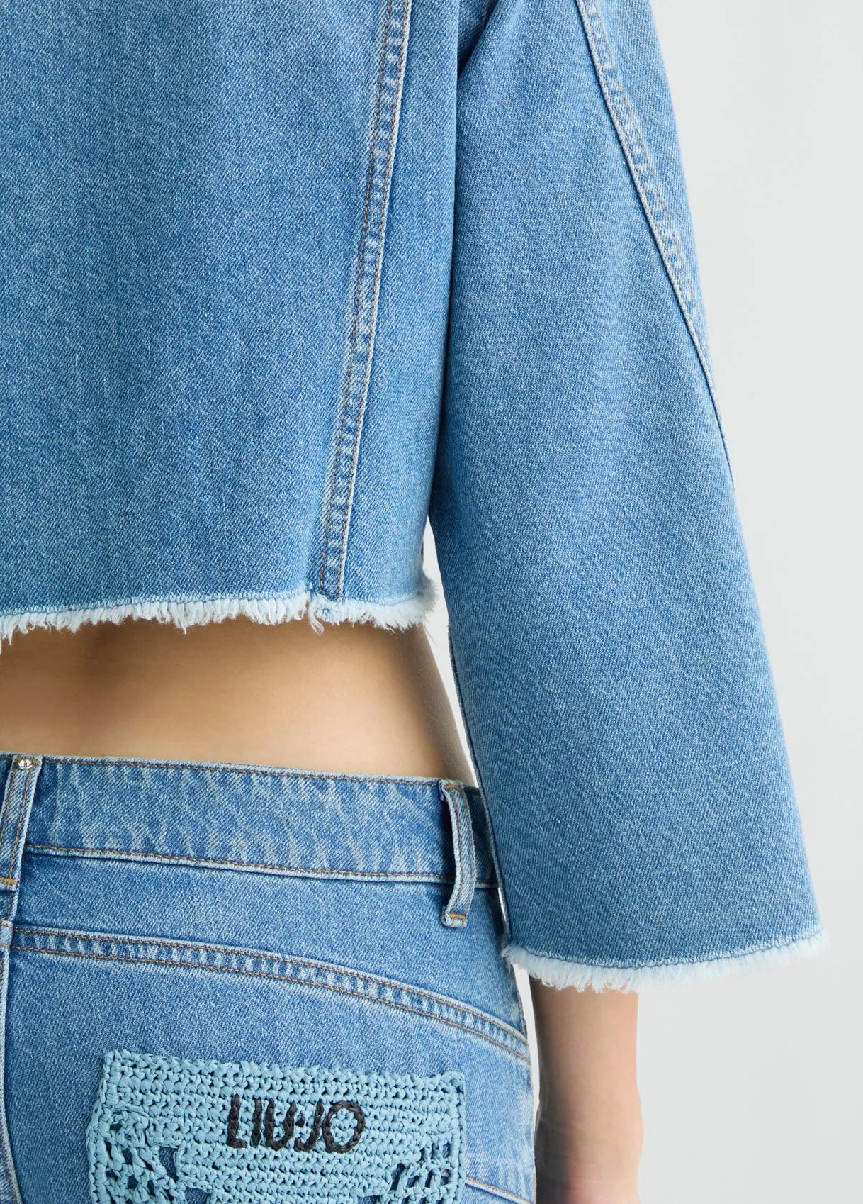 CROPPED DENIM JACKET MID BLUE
