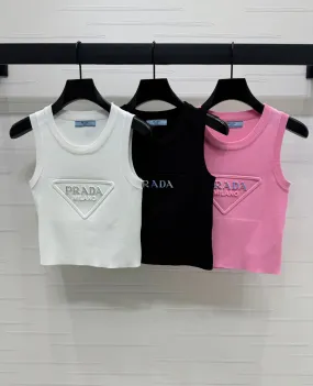 Inverted triangle logo knitted vest