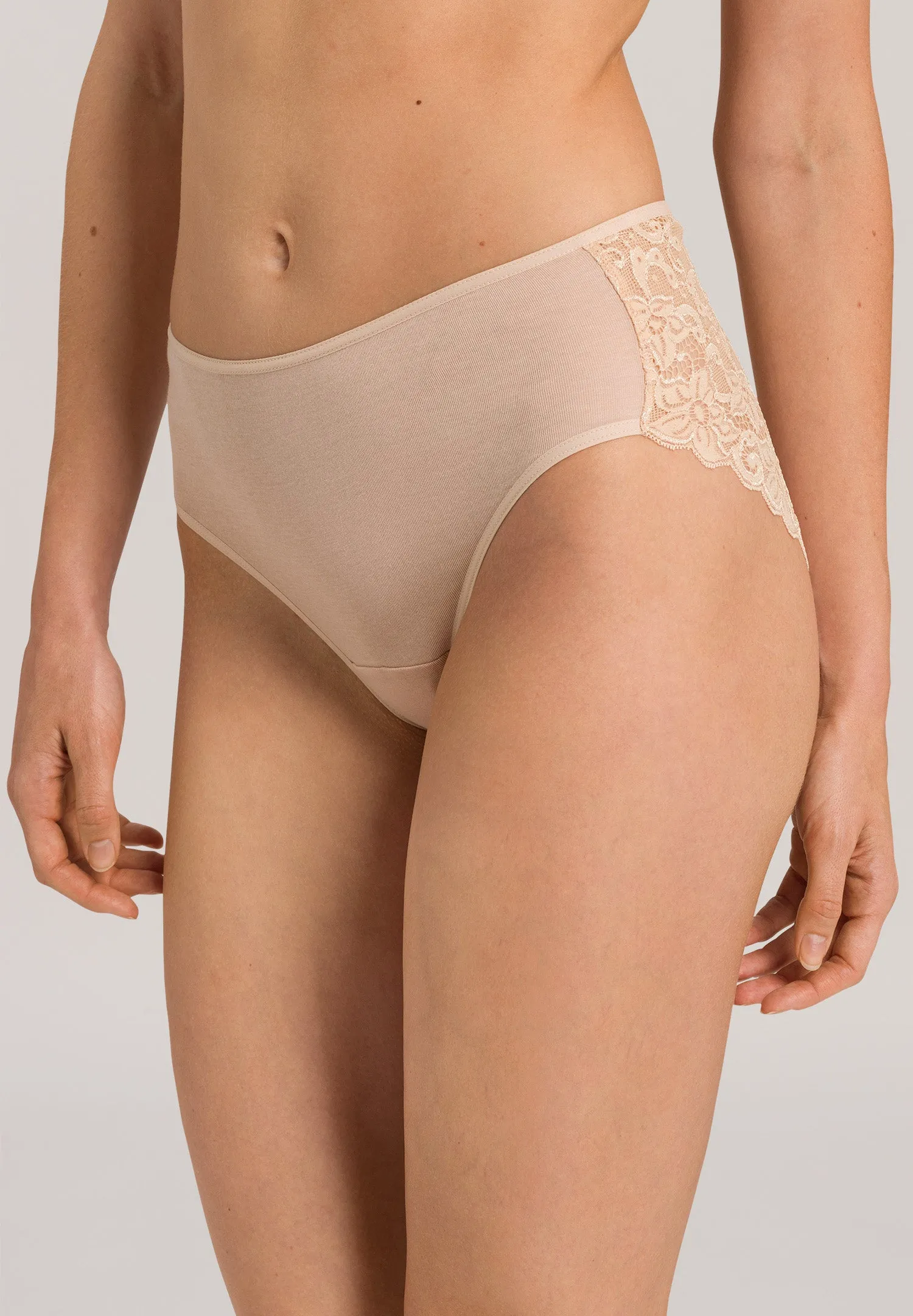 Luxury Moments Lace-Back Brief | Beige 71480-274